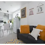 Splendid And Comfy 1 Bedroom Apartment