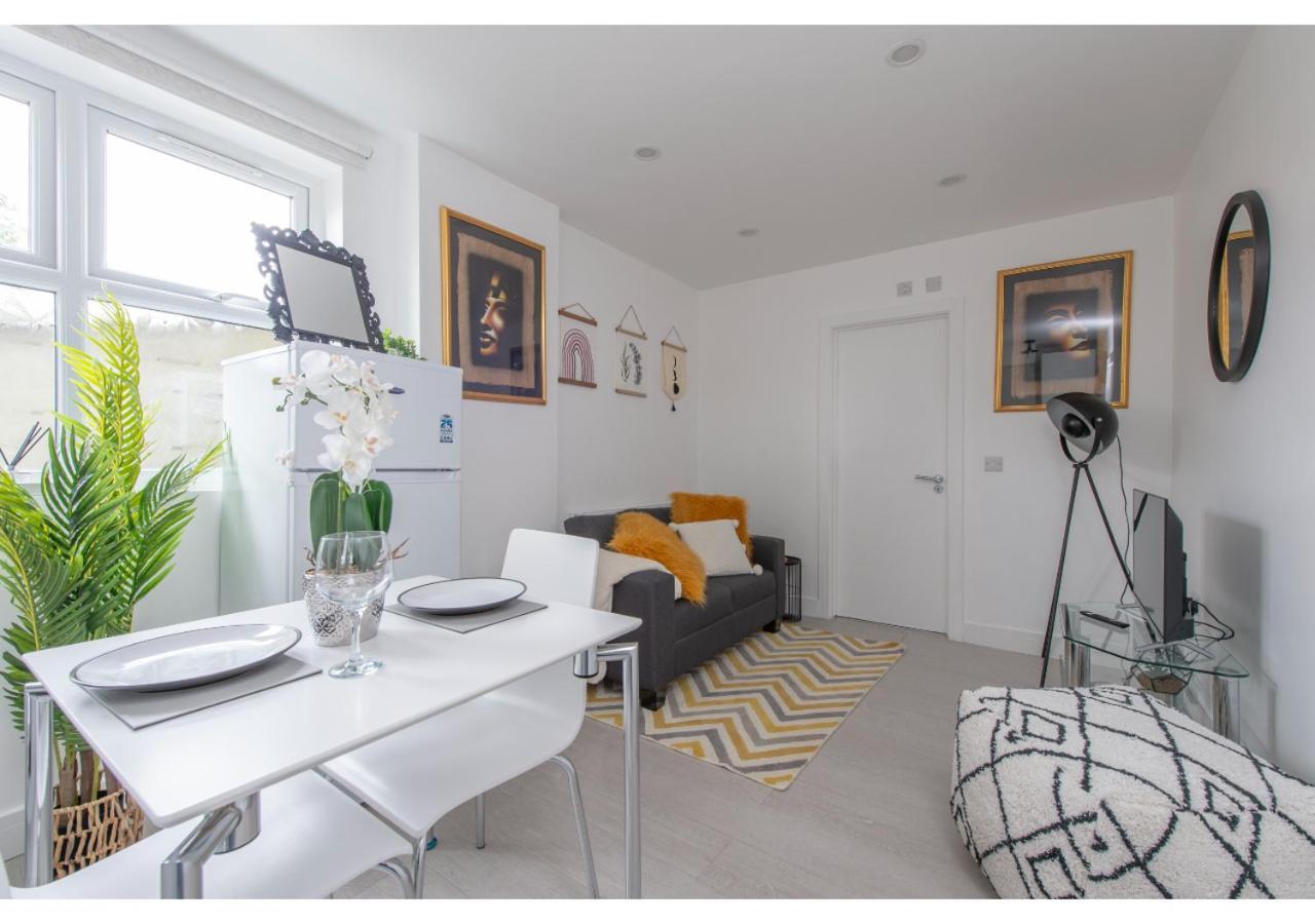 Apartment Splendid And Comfy 1 Bedroom *