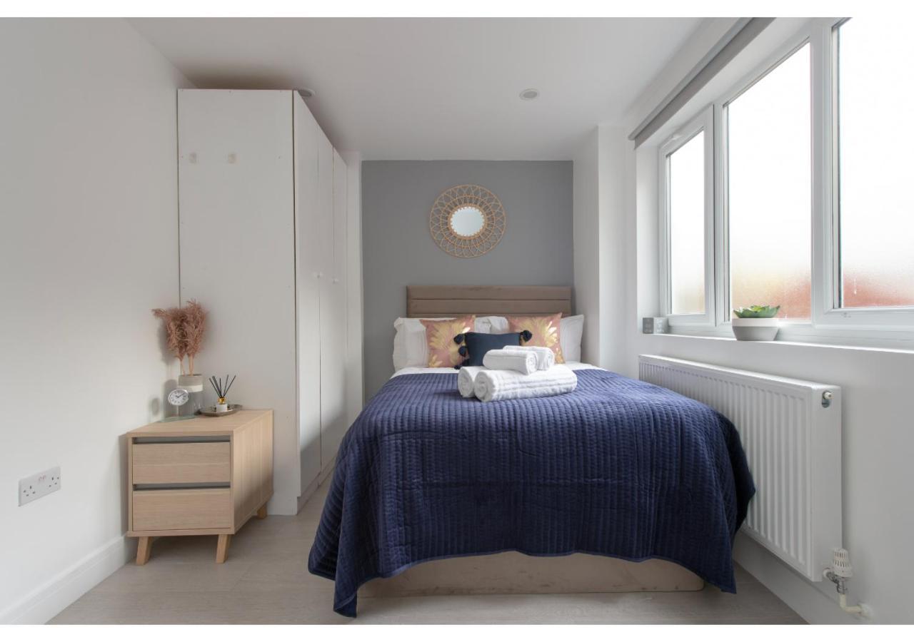 Splendid And Comfy 1 Bedroom Apartment *