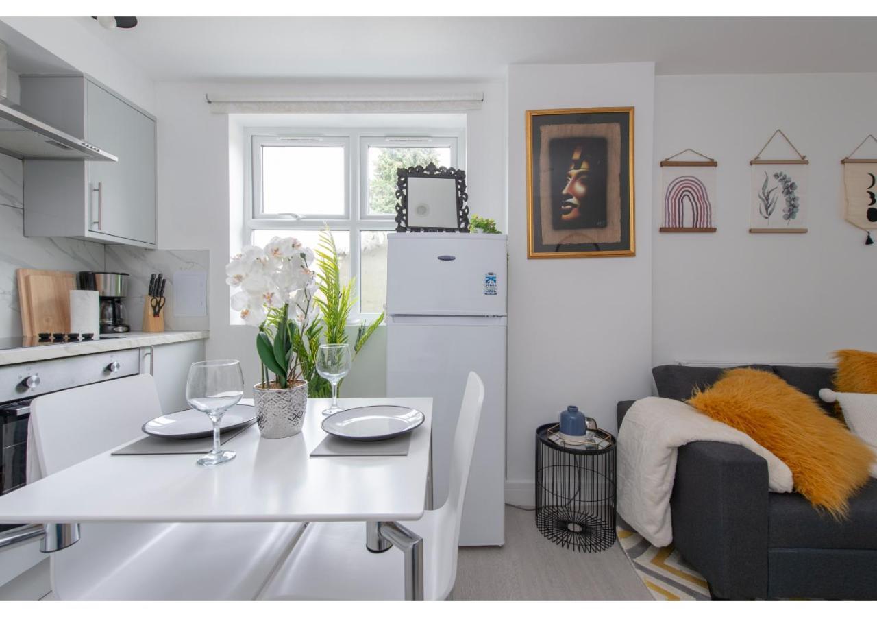 Apartment Splendid And Comfy 1 Bedroom London