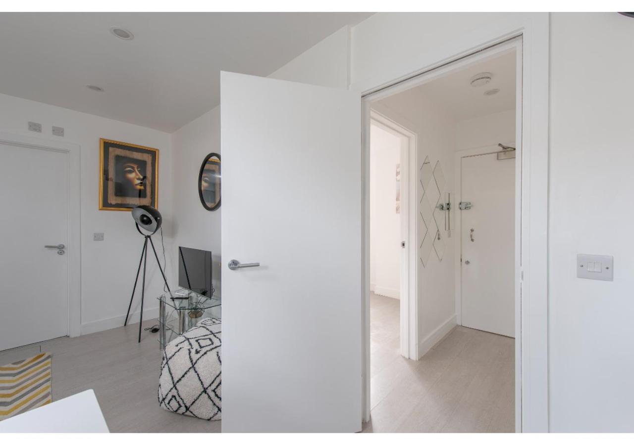 Splendid And Comfy 1 Bedroom Apartment London
