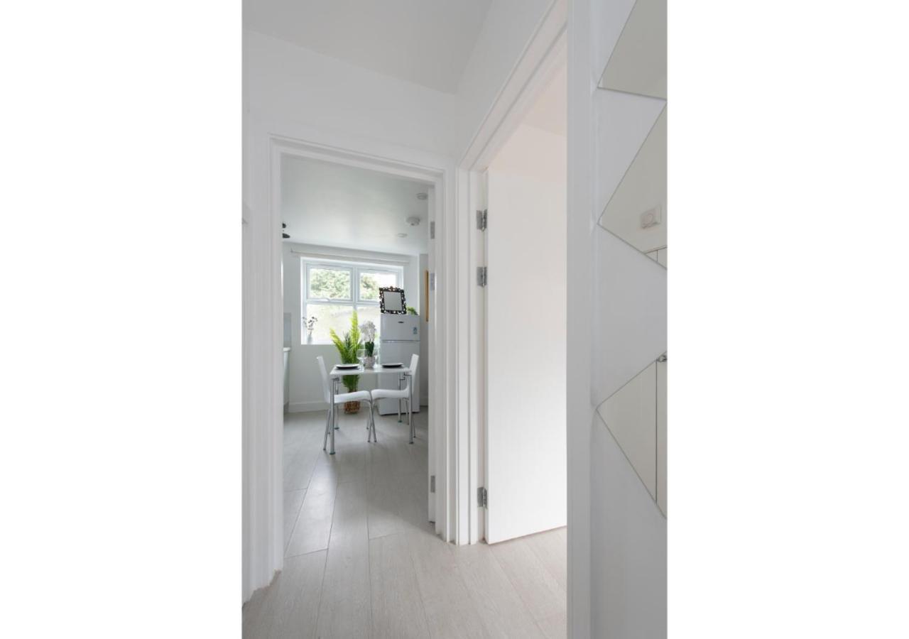Splendid And Comfy 1 Bedroom Apartment *