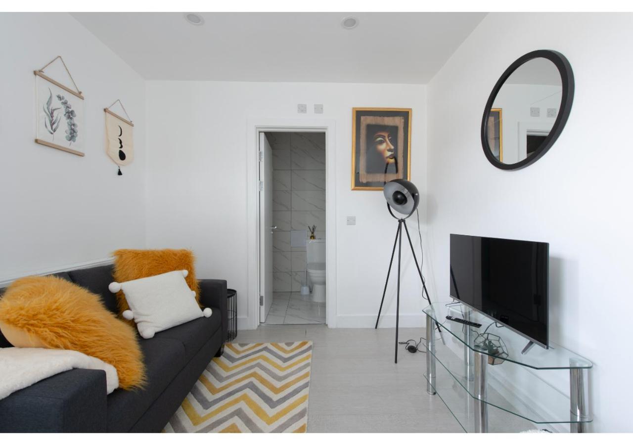 Splendid And Comfy 1 Bedroom Apartment London
